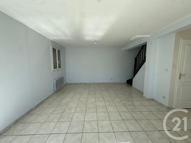 Maison &agrave; louer - 3 pi&egrave;ces - 66,56 m2 - Guainville - 28 - CENTRE