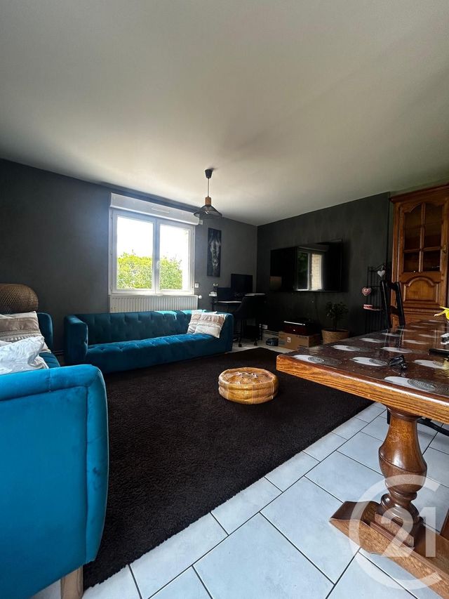 Maison &agrave; louer - 3 pi&egrave;ces - 79,08 m2 - Saussay - 28 - CENTRE