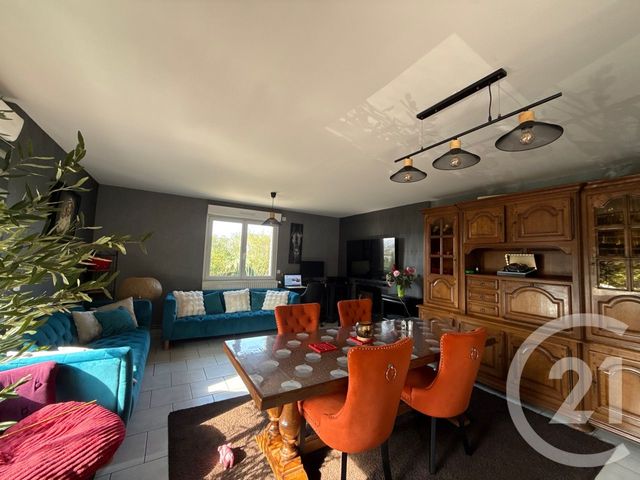 Maison &agrave; louer - 3 pi&egrave;ces - 79,08 m2 - Saussay - 28 - CENTRE