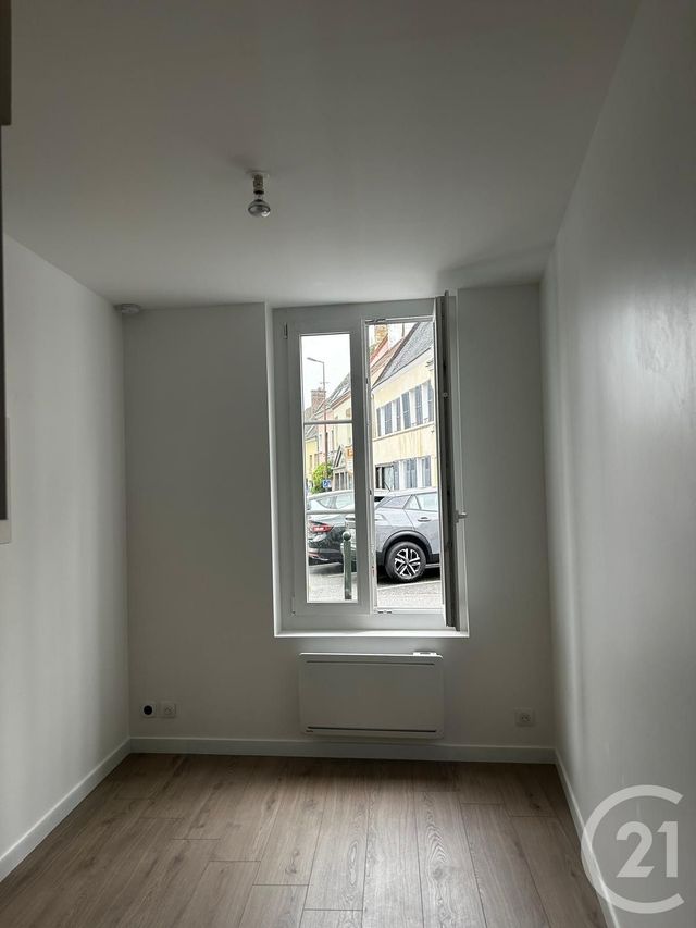 Appartement Studio &agrave; louer - 1 pi&egrave;ce - 11,29 m2 - Dreux - 28 - CENTRE