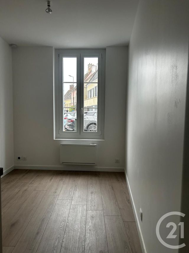 Appartement Studio &agrave; louer - 1 pi&egrave;ce - 11,29 m2 - Dreux - 28 - CENTRE