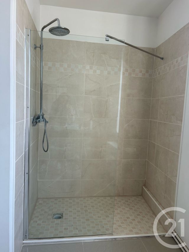 Maison &agrave; louer - 4 pi&egrave;ces - 91,70 m2 - La Chaussee D Ivry - 28 - CENTRE