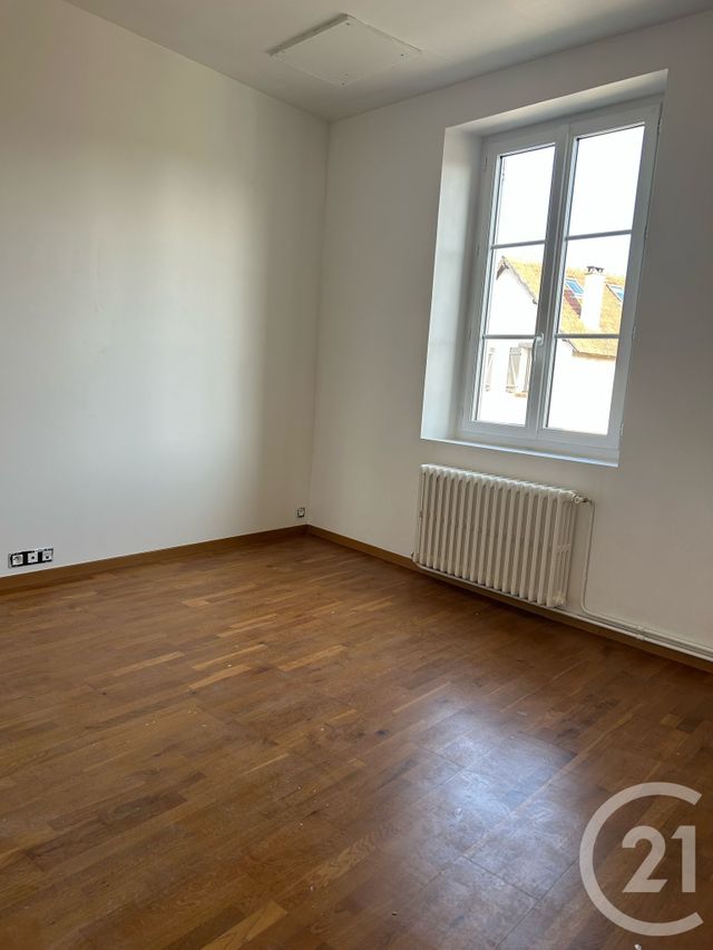 Maison &agrave; louer - 4 pi&egrave;ces - 91,70 m2 - La Chaussee D Ivry - 28 - CENTRE