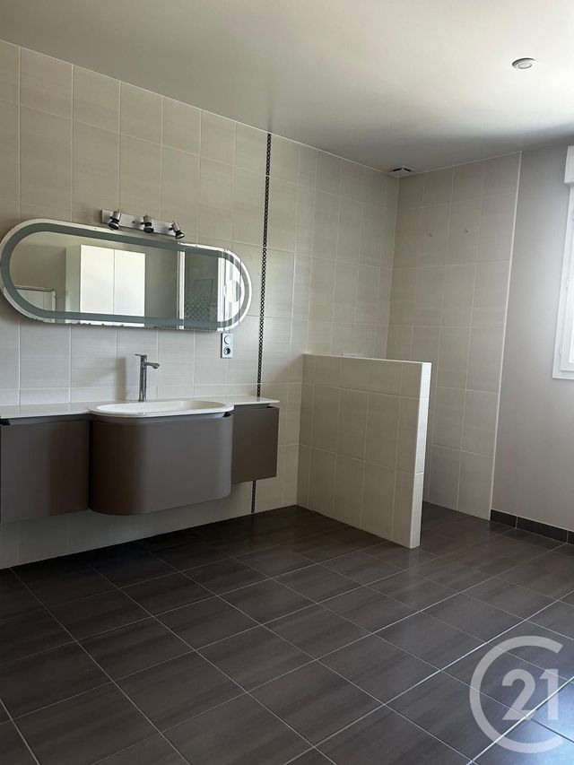Appartement F7 &agrave; louer - 6 pi&egrave;ces - 210,04 m2 - Evreux - 27 - HAUTE-NORMANDIE