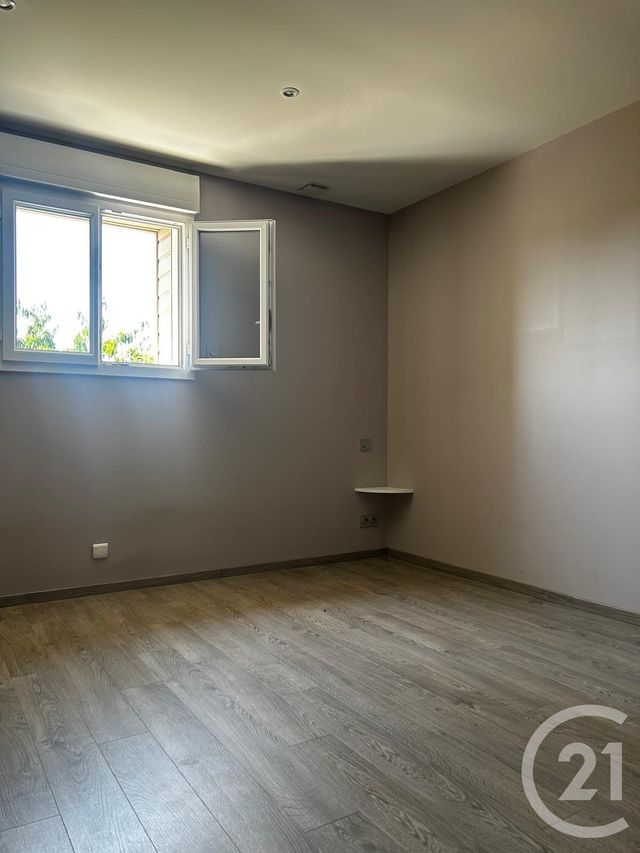 Appartement F7 &agrave; louer - 6 pi&egrave;ces - 210,04 m2 - Evreux - 27 - HAUTE-NORMANDIE