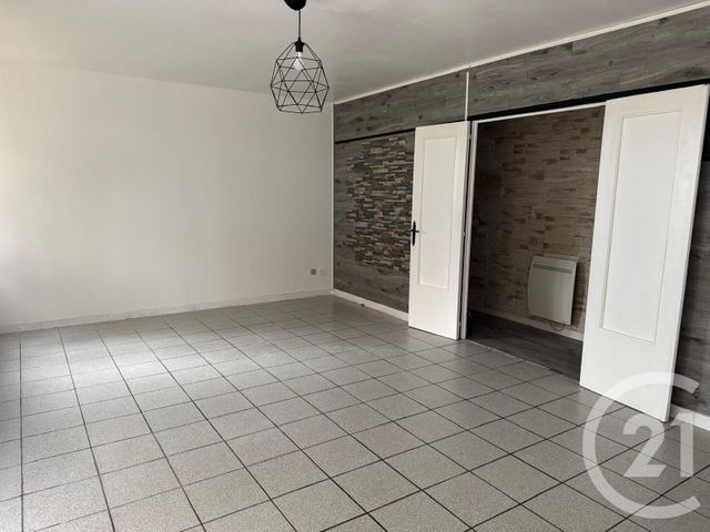 Maison &agrave; louer - 3 pi&egrave;ces - 89,11 m2 - Breval - 78 - ILE-DE-FRANCE