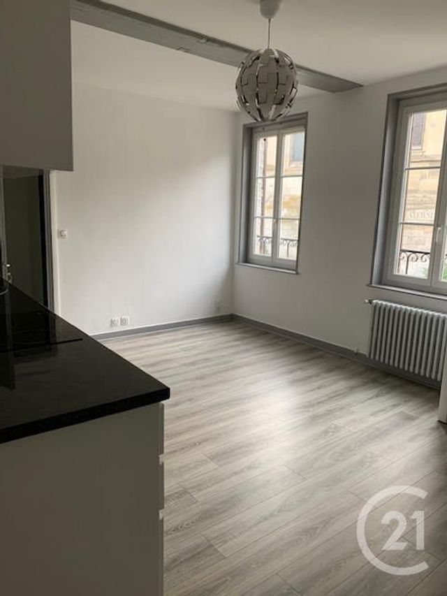Appartement F1 &agrave; louer - 1 pi&egrave;ce - 27,01 m2 - Ivry La Bataille - 27 - HAUTE-NORMANDIE