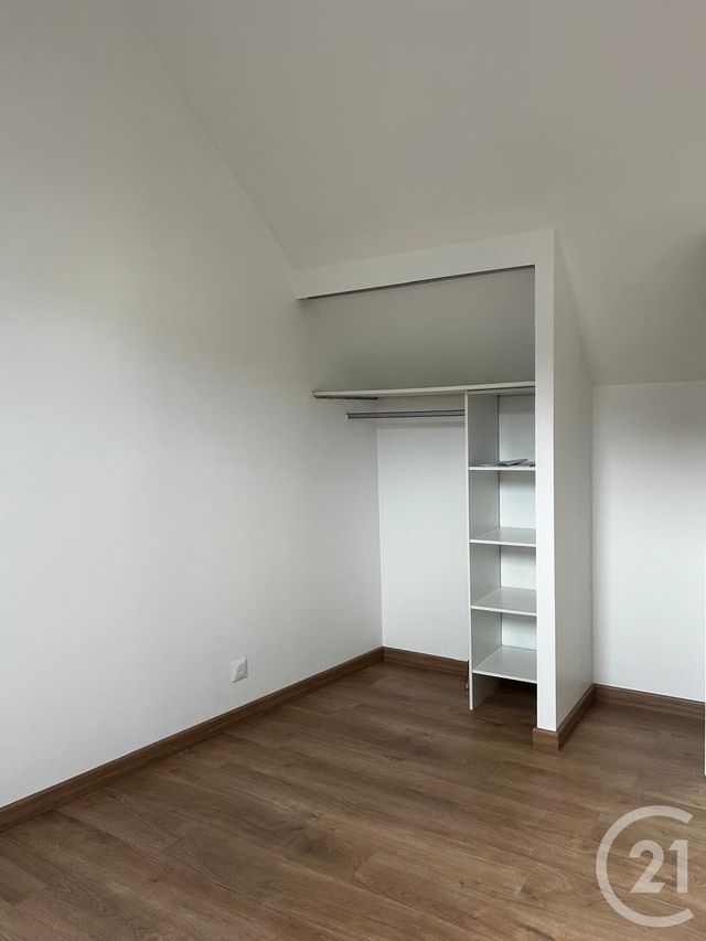 Appartement Triplex &agrave; louer - 4 pi&egrave;ces - 58,83 m2 - Follainville Dennemont - 78 - ILE-DE-FRANCE