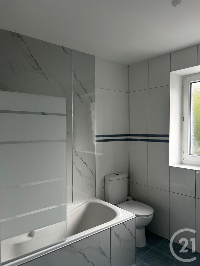 Appartement Triplex &agrave; louer - 4 pi&egrave;ces - 58,83 m2 - Follainville Dennemont - 78 - ILE-DE-FRANCE
