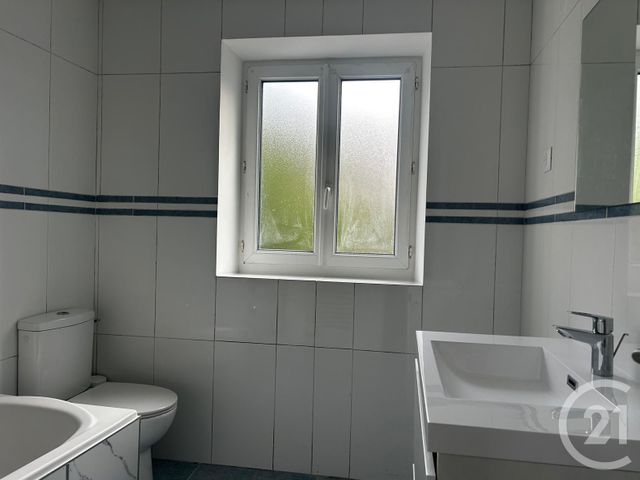 Appartement Triplex &agrave; louer - 4 pi&egrave;ces - 58,83 m2 - Follainville Dennemont - 78 - ILE-DE-FRANCE