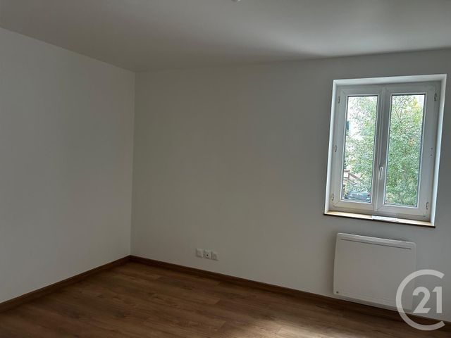 Appartement Triplex &agrave; louer - 4 pi&egrave;ces - 58,83 m2 - Follainville Dennemont - 78 - ILE-DE-FRANCE
