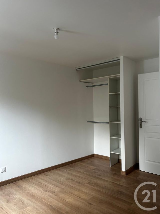 Appartement Triplex &agrave; louer - 4 pi&egrave;ces - 58,83 m2 - Follainville Dennemont - 78 - ILE-DE-FRANCE