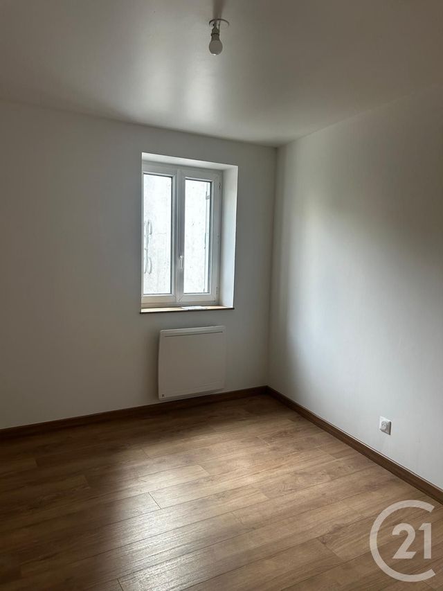 Appartement Triplex &agrave; louer - 4 pi&egrave;ces - 58,83 m2 - Follainville Dennemont - 78 - ILE-DE-FRANCE