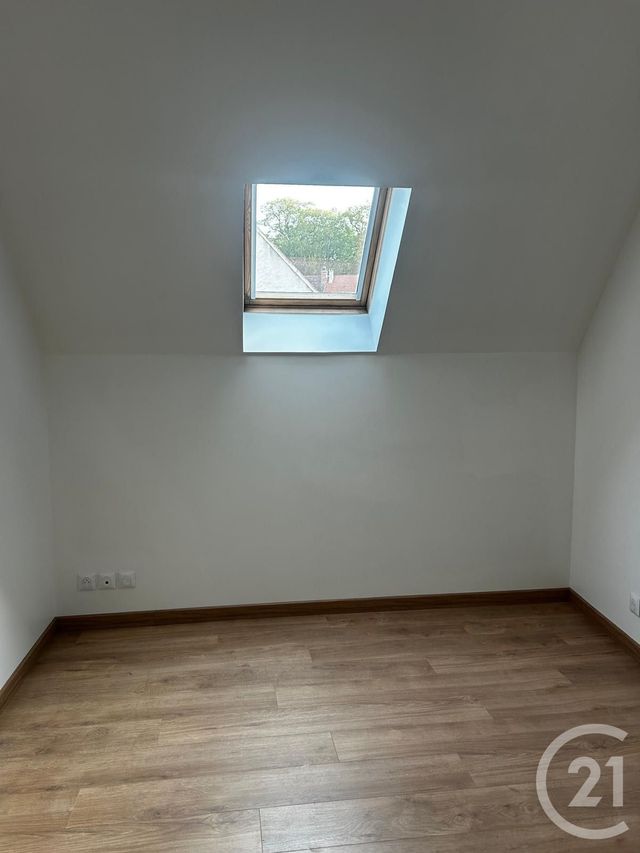 Appartement Triplex &agrave; louer - 4 pi&egrave;ces - 58,83 m2 - Follainville Dennemont - 78 - ILE-DE-FRANCE