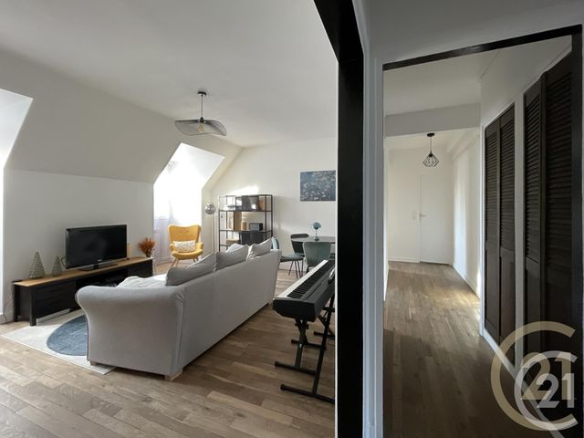 Appartement F3 &agrave; louer - 3 pi&egrave;ces - 72,86 m2 - Compiegne - 60 - PICARDIE