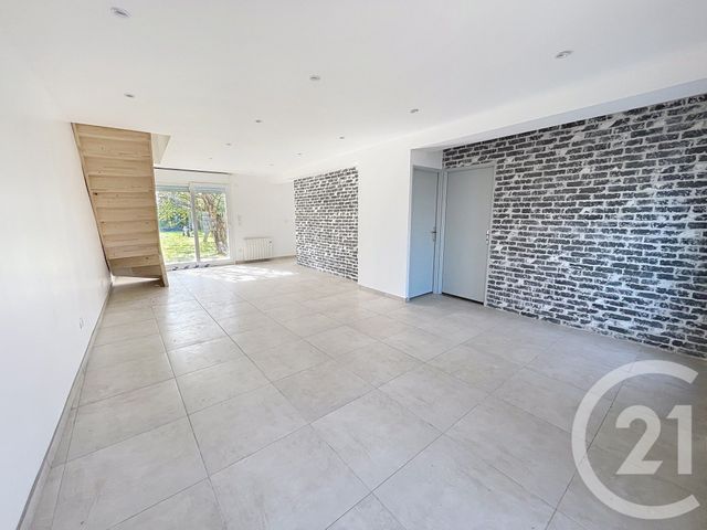 Maison &agrave; louer - 8 pi&egrave;ces - 126,41 m2 - Mortemer - 60 - PICARDIE