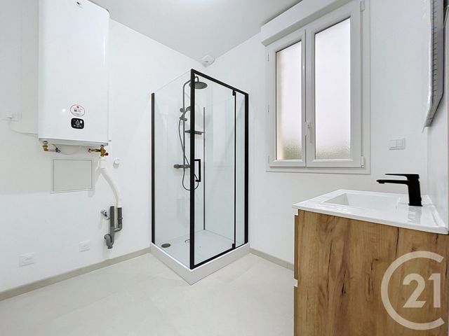 Maison &agrave; louer - 3 pi&egrave;ces - 50 m2 - Beuvraignes - 80 - PICARDIE
