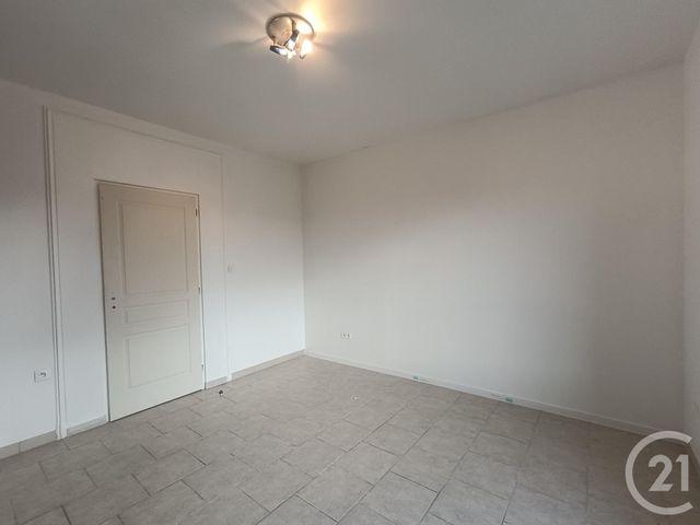 Maison &agrave; louer - 3 pi&egrave;ces - 77,25 m2 - Marqueglise - 60 - PICARDIE