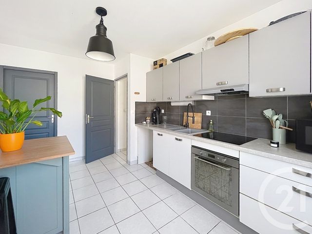 Maison &agrave; louer - 3 pi&egrave;ces - 76,20 m2 - Melicocq - 60 - PICARDIE