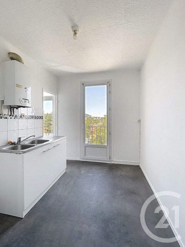 Appartement F4 &agrave; louer - 4 pi&egrave;ces - 68,76 m2 - Noyon - 60 - PICARDIE