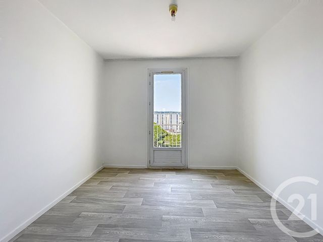 Appartement F4 &agrave; louer - 4 pi&egrave;ces - 68,76 m2 - Noyon - 60 - PICARDIE