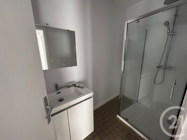 Appartement F3 &agrave; louer - 2 pi&egrave;ces - 46,13 m2 - Longueil Annel - 60 - PICARDIE