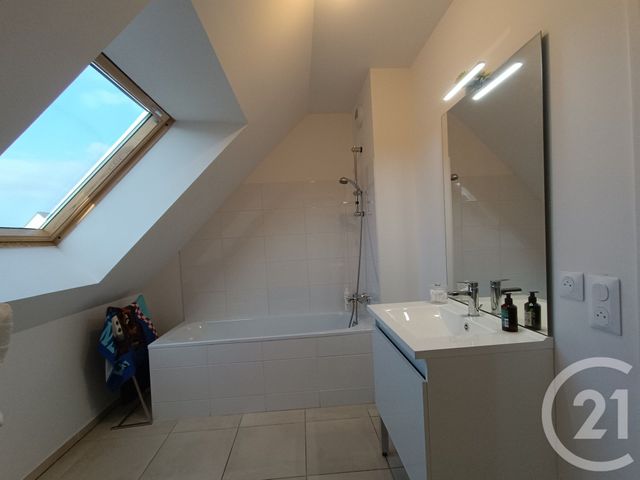 Maison &agrave; louer - 4 pi&egrave;ces - 82,40 m2 - Ribecourt Dreslincourt - 60 - PICARDIE