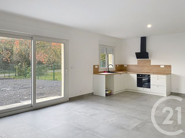 Maison &agrave; louer - 4 pi&egrave;ces - 80,70 m2 - Boulogne La Grasse - 60 - PICARDIE