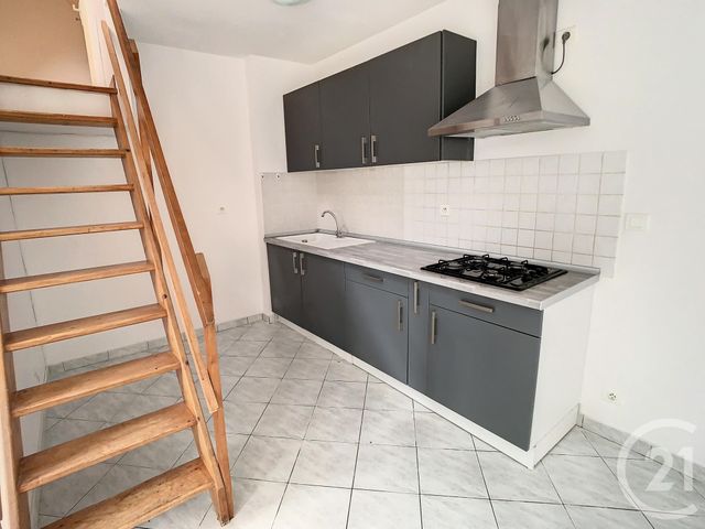 Maison &agrave; louer - 3 pi&egrave;ces - 48 m2 - Elincourt Ste Marguerite - 60 - PICARDIE