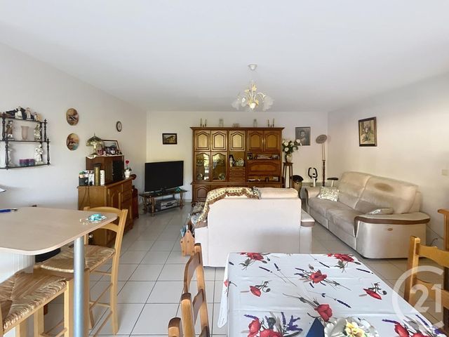 Appartement à vendre - 4 pièces - 87,97 m2 - St Raphael - 83 - PROVENCE-ALPES-COTE-D-AZUR