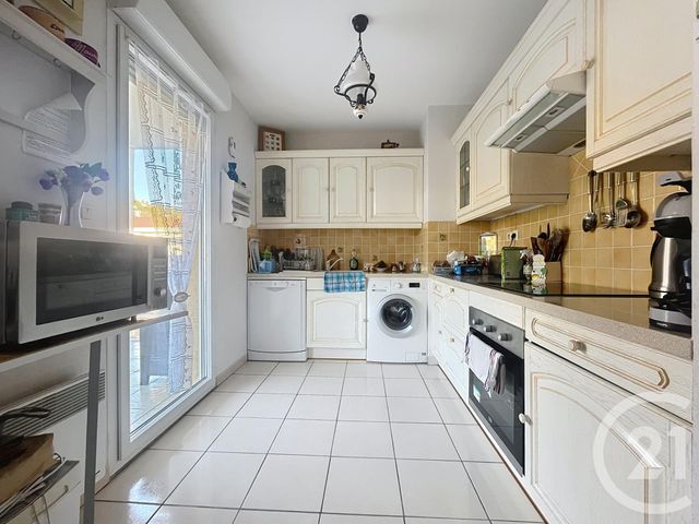 Appartement à vendre - 4 pièces - 87,97 m2 - St Raphael - 83 - PROVENCE-ALPES-COTE-D-AZUR