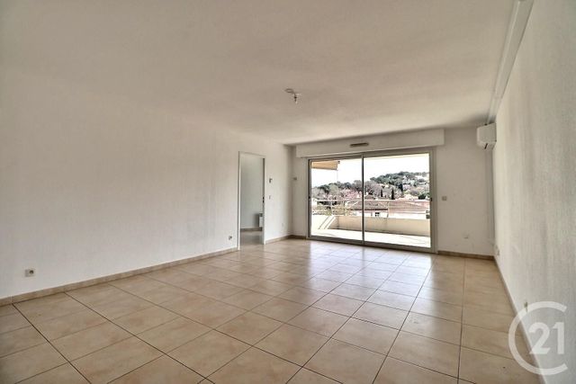 Appartement F3 à vendre - 3 pièces - 78,28 m2 - St Raphael - 83 - PROVENCE-ALPES-COTE-D-AZUR