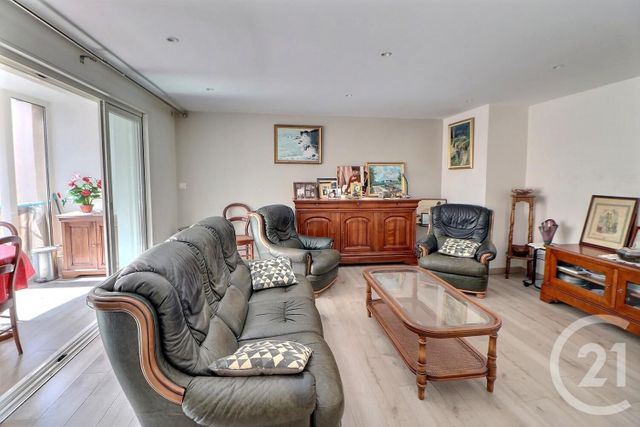 Appartement T3 à vendre - 3 pièces - 73,47 m2 - St Raphael - 83 - PROVENCE-ALPES-COTE-D-AZUR