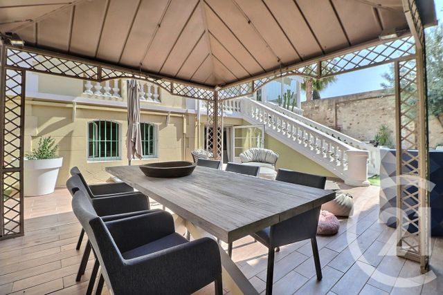 Maison à vendre - 7 pièces - 244 m2 - St Raphael - 83 - PROVENCE-ALPES-COTE-D-AZUR