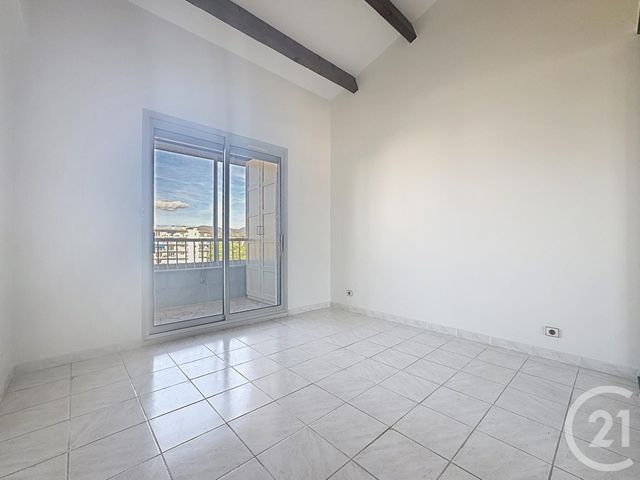 Appartement T4 à vendre - 4 pièces - 80,74 m2 - St Raphael - 83 - PROVENCE-ALPES-COTE-D-AZUR