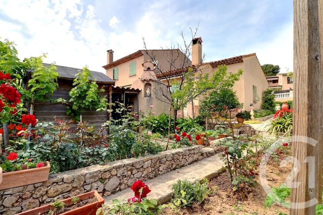 Maison à vendre - 7 pièces - 203 m2 - St Raphael - 83 - PROVENCE-ALPES-COTE-D-AZUR