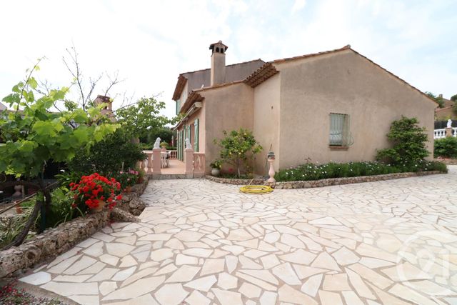 Maison à vendre - 7 pièces - 203 m2 - St Raphael - 83 - PROVENCE-ALPES-COTE-D-AZUR
