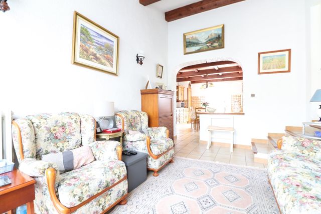 Maison à vendre - 7 pièces - 203 m2 - St Raphael - 83 - PROVENCE-ALPES-COTE-D-AZUR