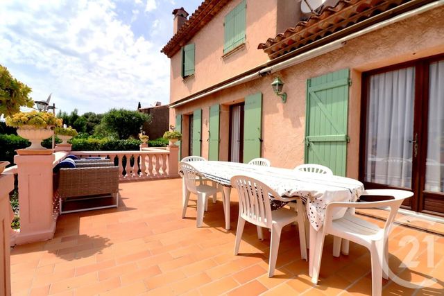 Maison à vendre - 7 pièces - 203 m2 - St Raphael - 83 - PROVENCE-ALPES-COTE-D-AZUR