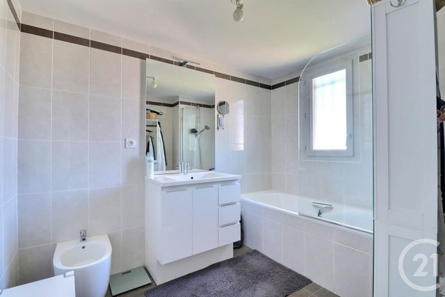 Appartement T4 &agrave; vendre - 4 pi&egrave;ces - 91,82 m2 - Frejus - 83 - PROVENCE-ALPES-COTE-D-AZUR