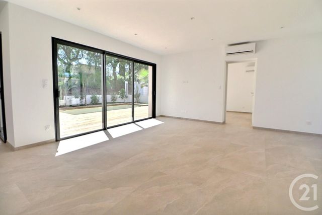 Maison à vendre - 4 pièces - 103 m2 - Roquebrune Sur Argens - 83 - PROVENCE-ALPES-COTE-D-AZUR