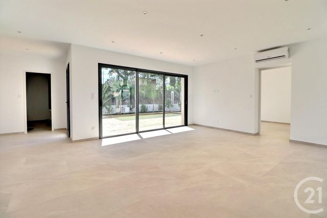 Maison à vendre - 4 pièces - 103 m2 - Roquebrune Sur Argens - 83 - PROVENCE-ALPES-COTE-D-AZUR