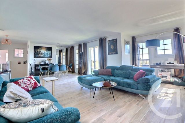 Maison à vendre - 5 pièces - 130 m2 - Roquebrune Sur Argens - 83 - PROVENCE-ALPES-COTE-D-AZUR