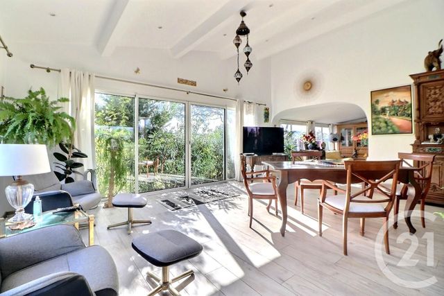 Maison à vendre - 8 pièces - 215 m2 - Puget Sur Argens - 83 - PROVENCE-ALPES-COTE-D-AZUR