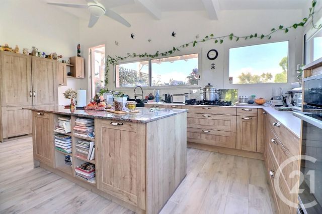 Maison à vendre - 8 pièces - 215 m2 - Puget Sur Argens - 83 - PROVENCE-ALPES-COTE-D-AZUR