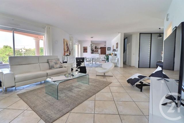 Maison à vendre - 6 pièces - 182 m2 - Bagnols En Foret - 83 - PROVENCE-ALPES-COTE-D-AZUR