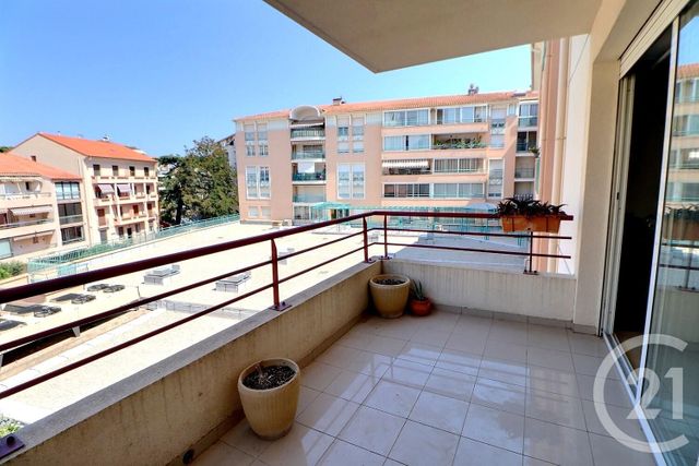 Appartement T2 à vendre - 2 pièces - 48,89 m2 - St Raphael - 83 - PROVENCE-ALPES-COTE-D-AZUR
