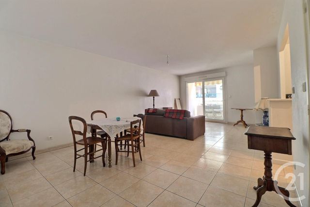 Appartement F3 &agrave; vendre - 3 pi&egrave;ces - 72,37 m2 - St Raphael - 83 - PROVENCE-ALPES-COTE-D-AZUR