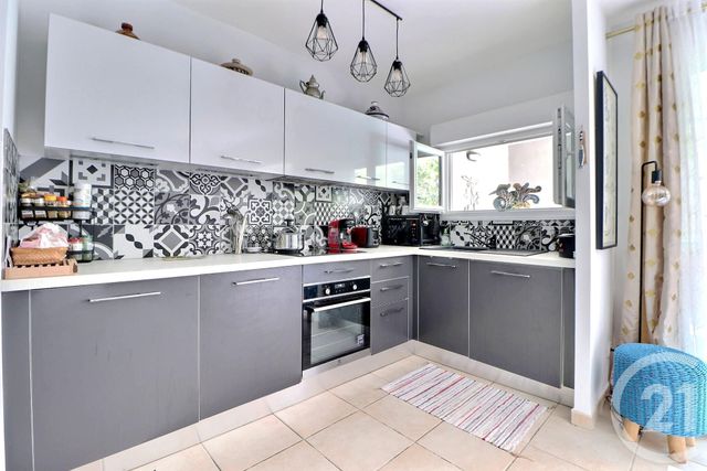 Appartement T3 &agrave; vendre - 3 pi&egrave;ces - 75 m2 - St Raphael - 83 - PROVENCE-ALPES-COTE-D-AZUR