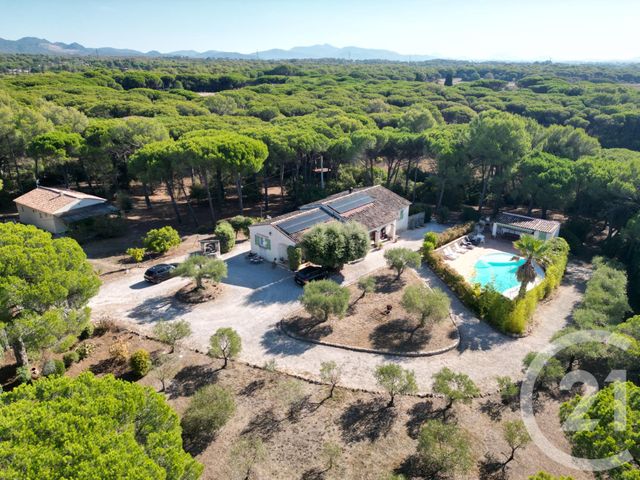 Maison à vendre - 5 pièces - 178 m2 - Roquebrune Sur Argens - 83 - PROVENCE-ALPES-COTE-D-AZUR